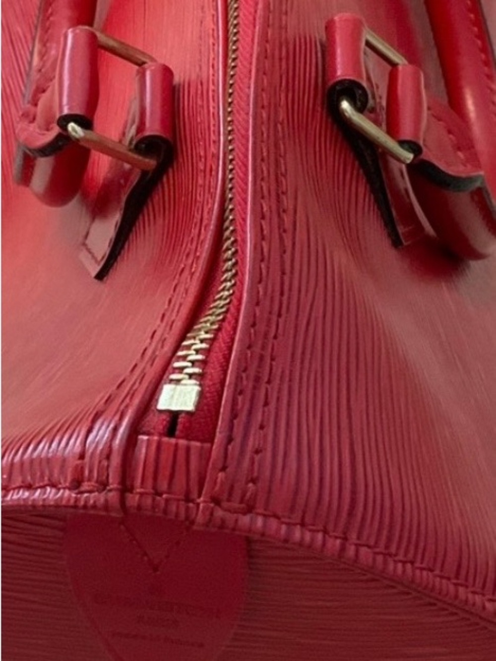 AuthenticVintage Louis Vuitton Red Epi Speedy 30 - Picture 5 of 14